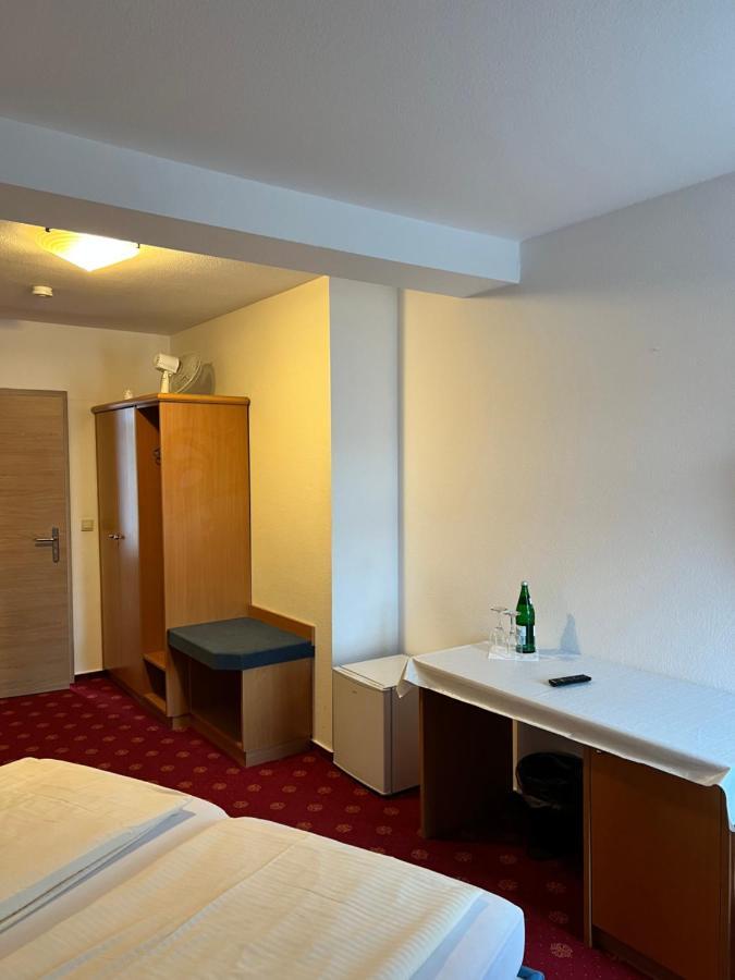 Hotel Schwartzer Loewe Babenhausen  Esterno foto